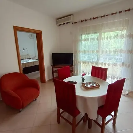 Golem Holiday Apartment * 골렘